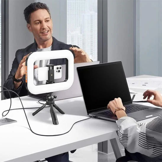 إضاءة E-30: رفيقك المثالي لصناعة محتوى احترافي بهاتفك